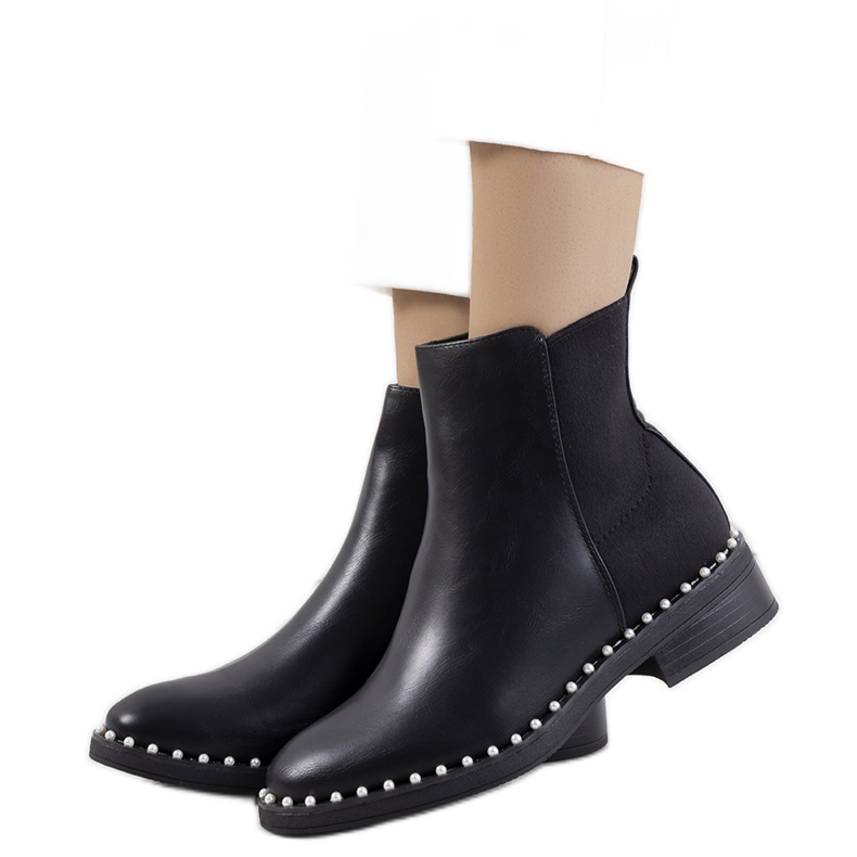 Bottes noires de Pinnella le noir Bottes noires de Pinnella le noir