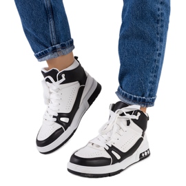 Baskets noires de Grandis blanche le noir