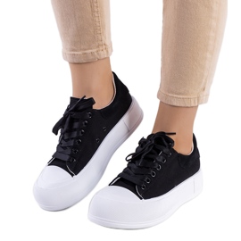 Baskets noires sur la plateforme Kilkenny le noir