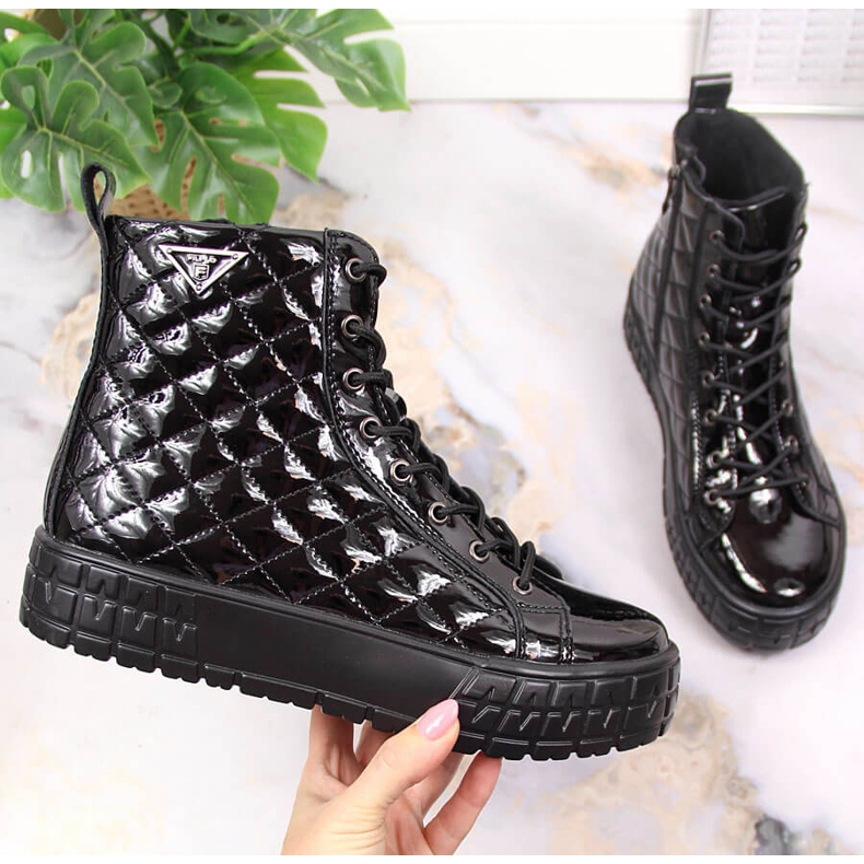 Bottes isolées matelassées en cuir noir pour femmes Filippo PAW369