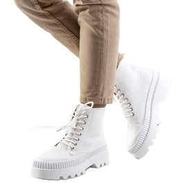 Baskets Roxo blanches