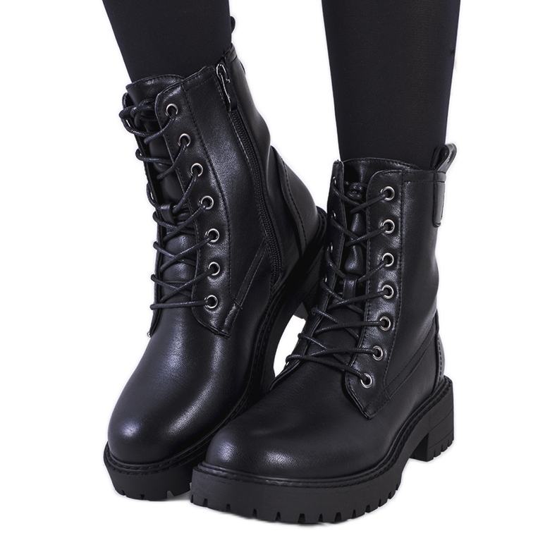 Bottes noires en cuir écologique de Wellspring le noir Bottes noires en cuir écologique de Wellspring le noir