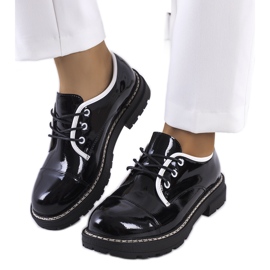 Chaussures Kuzem laquées noires le noir