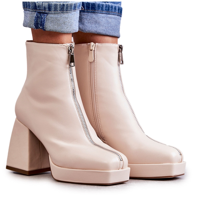 Bottines Pour Femme À Talons Épais Avec Fermeture Éclair Beige Carrera Bottines Pour Femme À Talons Épais Avec Fermeture Éclair Beige Carrera