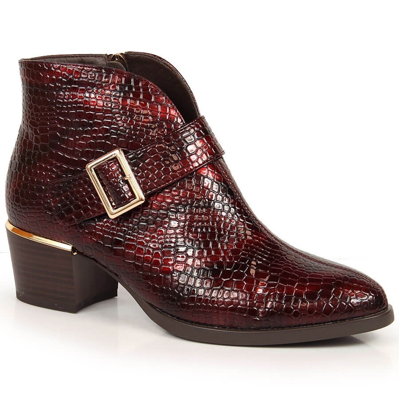 Bottes laquées pour femme isolées crocodile bordeaux Vinceza Bottes laquées pour femme isolées crocodile bordeaux Vinceza