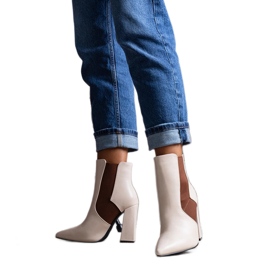 Bottines Chelsea beiges sur le poteau Hamilt