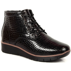 Bottines en cuir laqué avec Filippo isolé noir