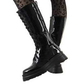 Bottes Fora en cuir verni noir