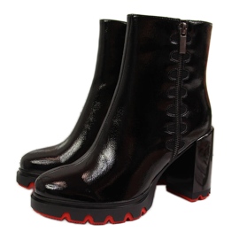 Bottes femme Filippo noires sur le poteau