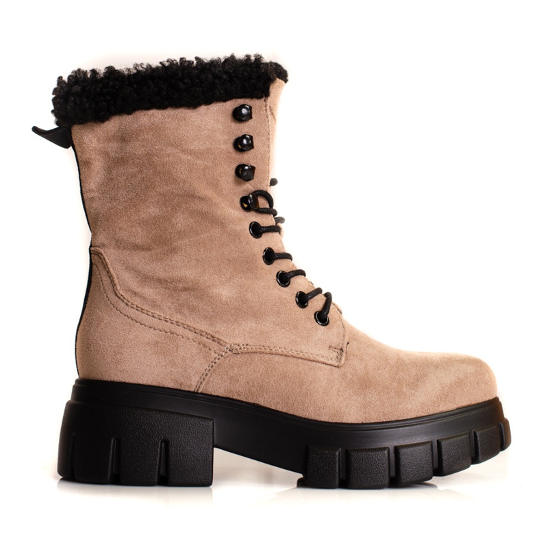 Shelovet femme isolé, beige