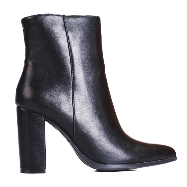 Bottes pour femmes sur le poste Shelovet le noir