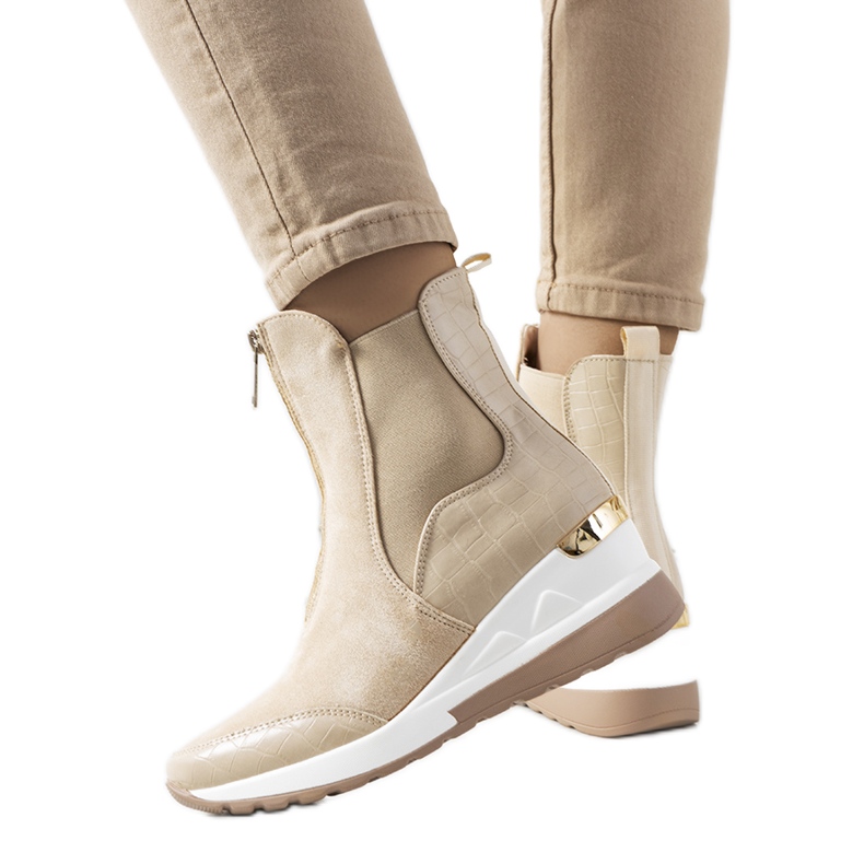 BM Baskets beiges sur le compensé Triaca