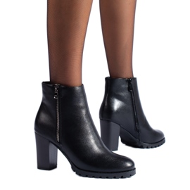 SHELOVET Bottes classiques pour femmes sur le poteau de Potocki noir