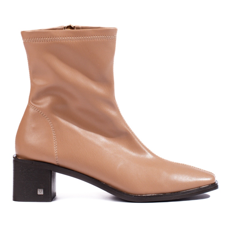 Bottes ajustées pour femmes en cuir écologique Vinceza beige Bottes ajustées pour femmes en cuir écologique Vinceza beige