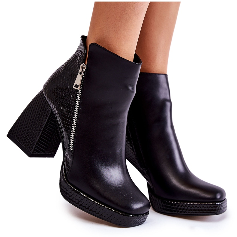 Bottes En Cuir Sur Haut Talon Motif Géométrique Noir Alienore le noir