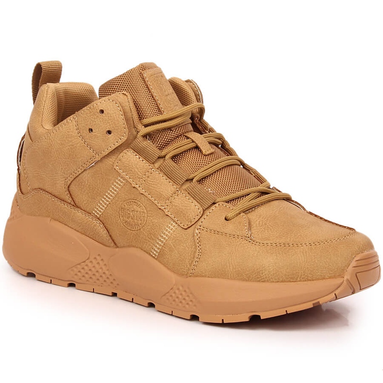 Chaussures de sport homme isolées camel Big Star KK174248 jaune Chaussures de sport homme isolées camel Big Star KK174248 jaune
