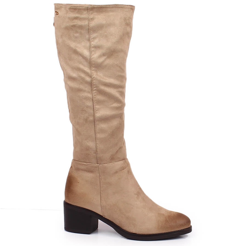 Bottines à talons en daim beige par T.Sokolski