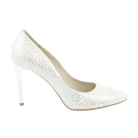 Pompes sur l'espinto C-456/67 blanc avec des motifs métalliques blanche
