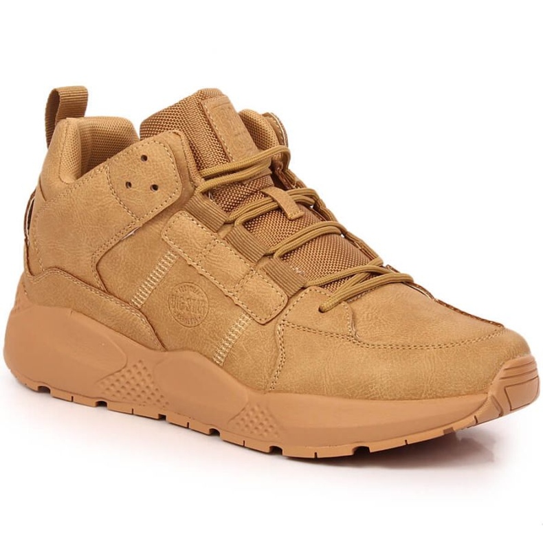 Chaussures de sport isolées Big Star INT1781B brun
