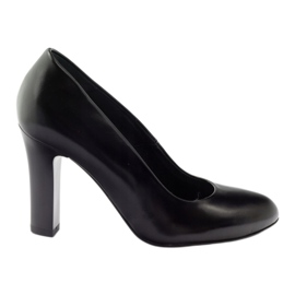 Edeo Escarpins noirs sur un pilier