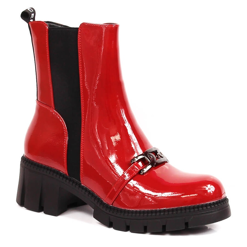 Bottes laquées sur un bloc et une plate-forme avec une chaîne, Potocki rouge chaud