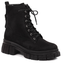 Ouvrières en daim sur une plate-forme isolée noire T.Sokolski