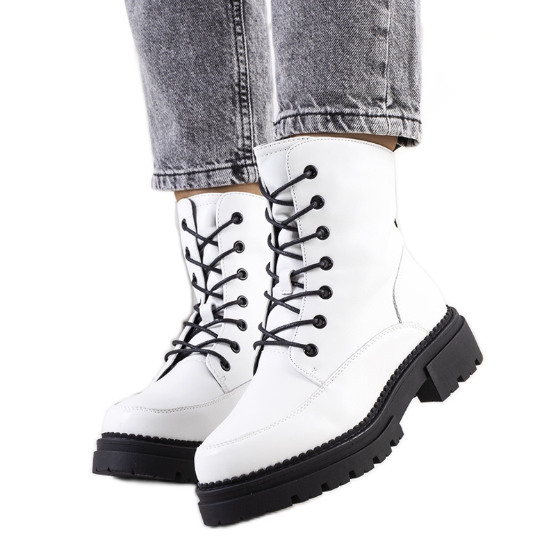 Les trappeurs blancs de Calder blanche Les trappeurs blancs de Calder blanche