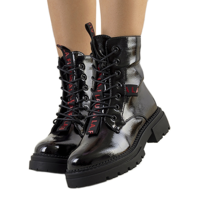 PA1 Bottes laquées noires de Casies le noir