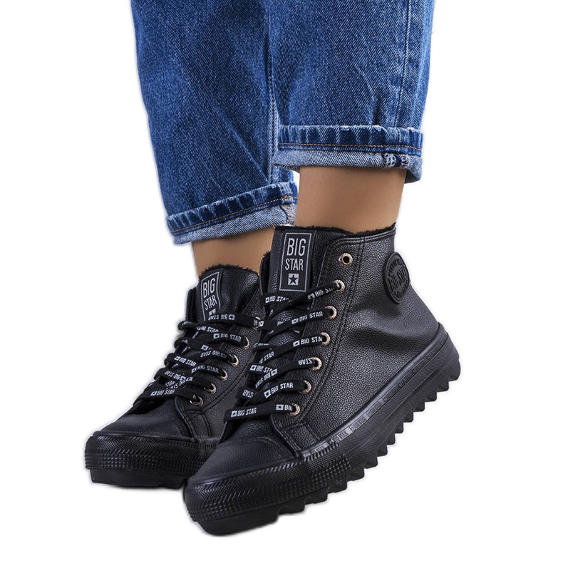 Baskets isolées noires Big Star EE274110 le noir