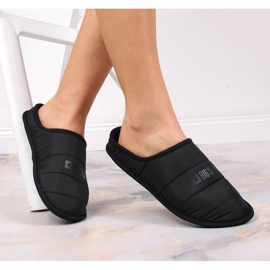 Pantoufles isolées à enfiler Big Star INT1773B noir