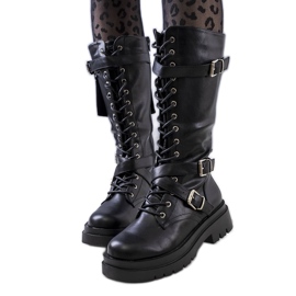 PA1 Bottes noires avec un sachet de Himes