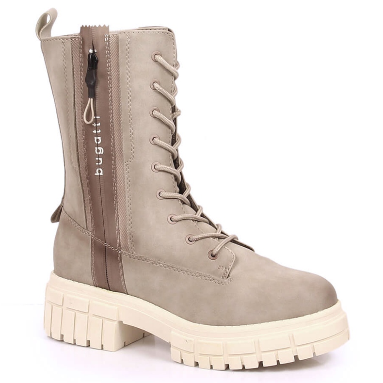 Baskets confortables pour femmes sur la plate-forme, isolées beige Bugatti KK253096