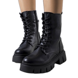 BM Bottes noires sur une semelle Darius massive le noir