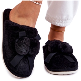 Chaussons Femme Castello Noirs En Fourrure À Pompons