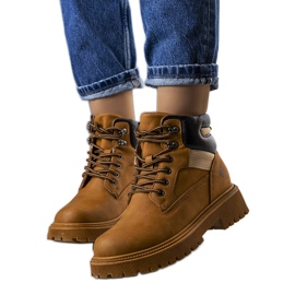 Bottes isolées marron par Nadel brun