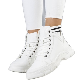 Bottes isolées blanches Innes