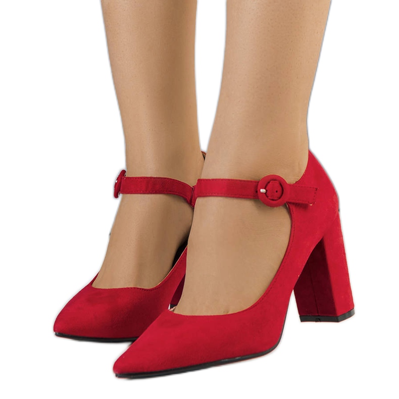 PA1 Escarpins rouges sur le poste Keller