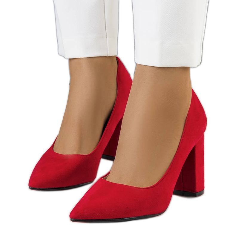 PA1 Escarpins rouges sur le poteau de Melvil PA1 Escarpins rouges sur le poteau de Melvil