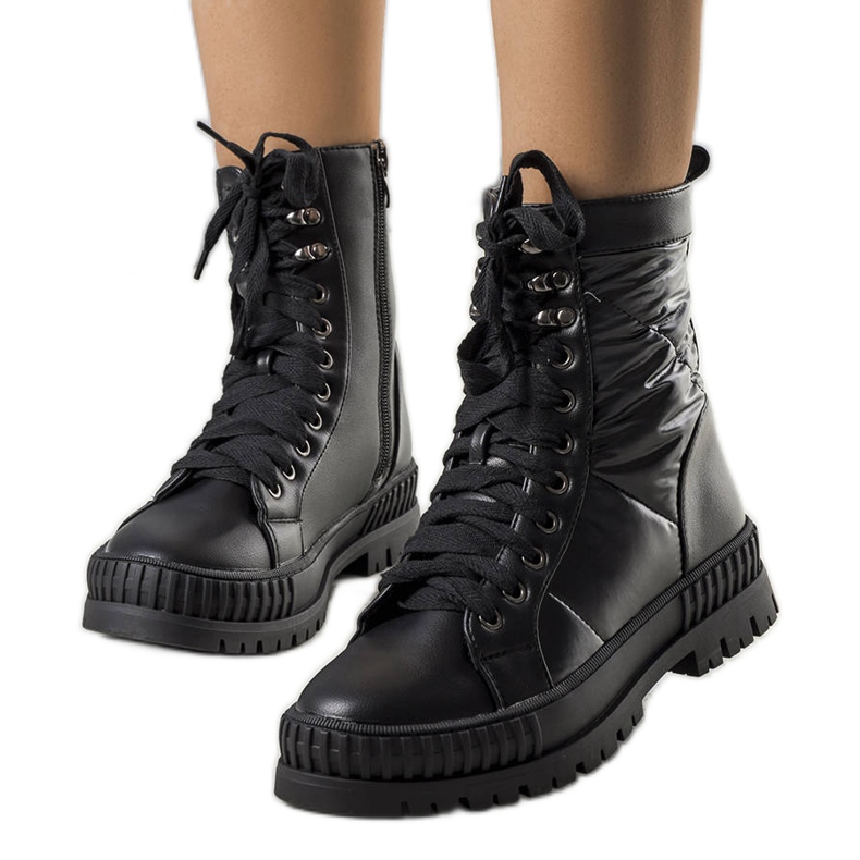 Bottes isolées noires de Hamina le noir Bottes isolées noires de Hamina le noir