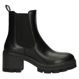 Bottes Jodhpur sur le poteau isolées Filippo W PAW394 noir