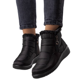 Bottes de neige isolées noires avec fourrure de Blen