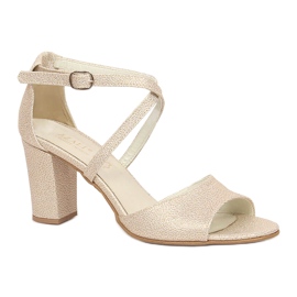 Sandales dorées pour femmes sur un poteau Azali 2941 beige