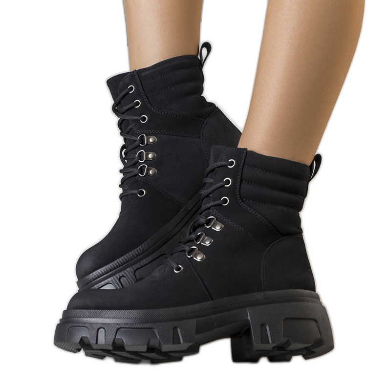 Bottes noires sur une semelle Lyric massive le noir