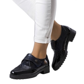 Chaussures laquées bleu marine de Bateli noir