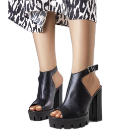 Sandales noires de Giuliana