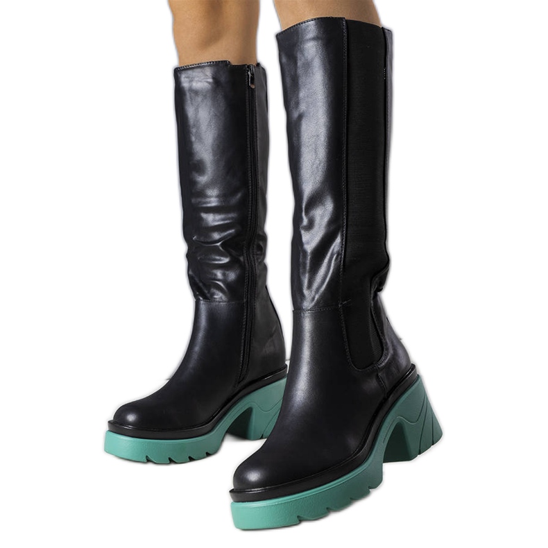 Bottes noires à semelles bleues de Charla le noir