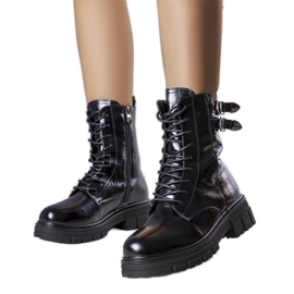 Bottes isolées laquées noires de Dielle le noir