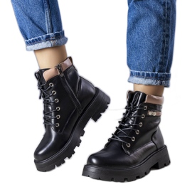 Bottes isolées noires de l'Artois beige Bottes isolées noires de l'Artois beige