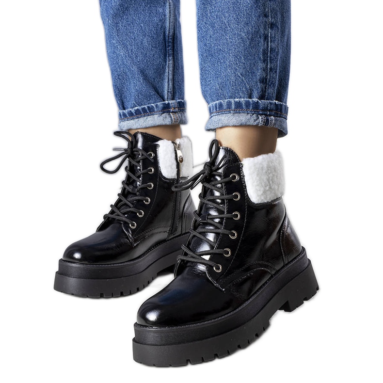 Bottes isolées noires avec peau de mouton de Bryas le noir Bottes isolées noires avec peau de mouton de Bryas le noir