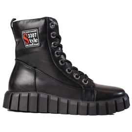 W. Potocki Les travailleuses sur la plateforme Shelovet noir